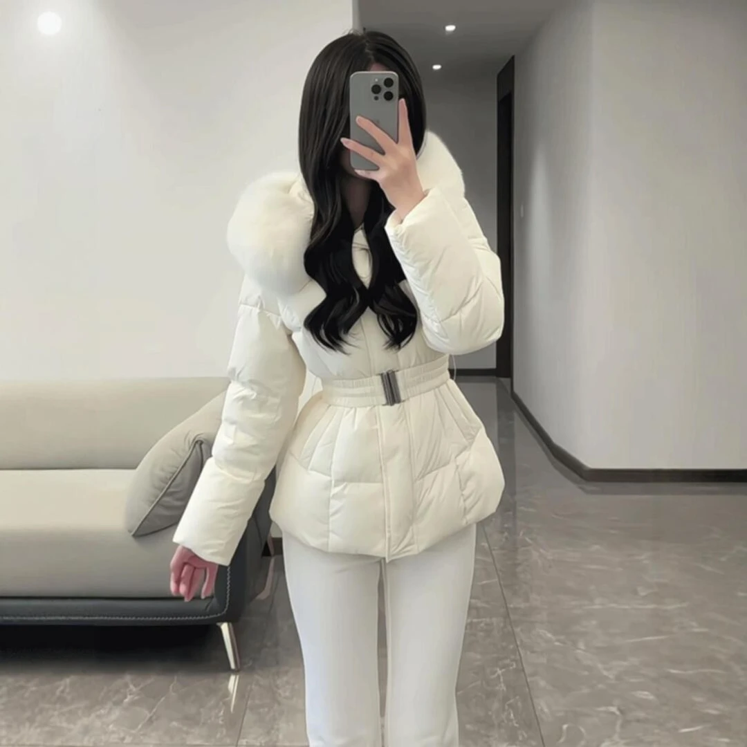 白色收腰羽绒服女冬季新款大毛领修身显瘦90白鸭绒连帽面包服外套