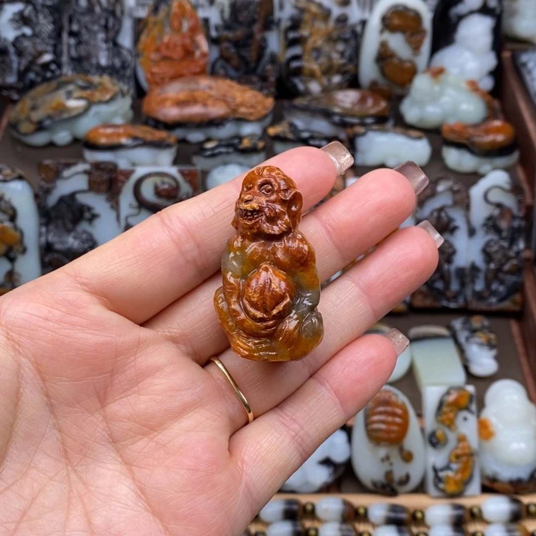 颈饰未镶嵌和田玉