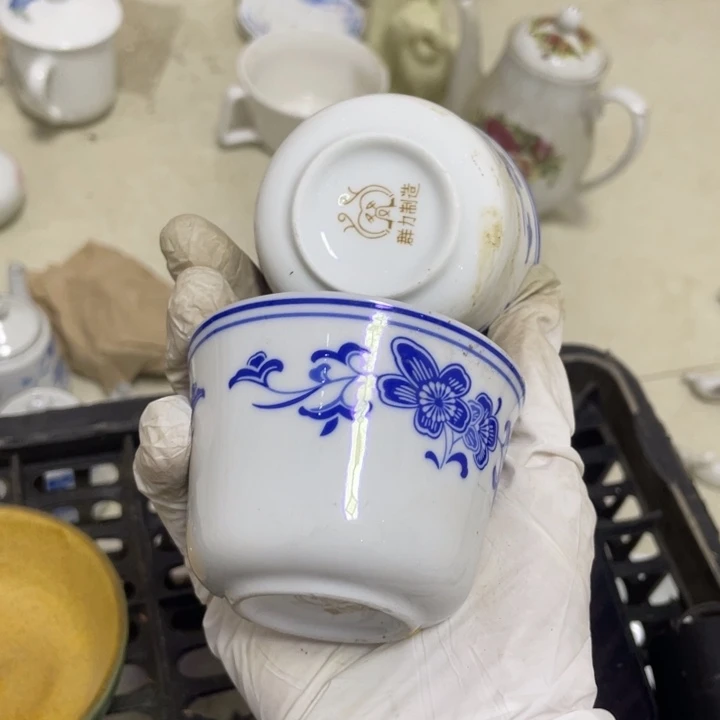 其他盘子碗砂锅都有