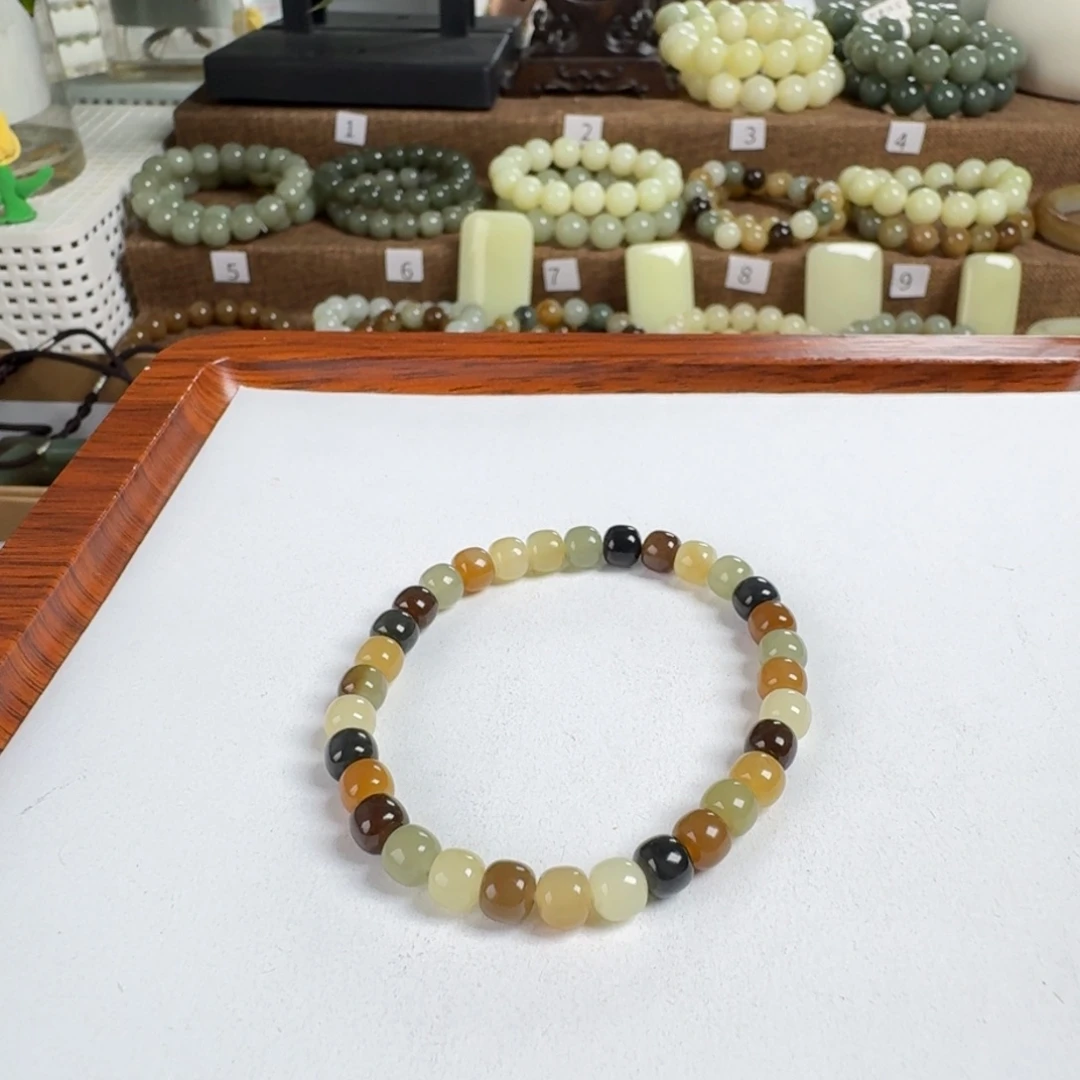 妮***r和田玉未镶嵌手链