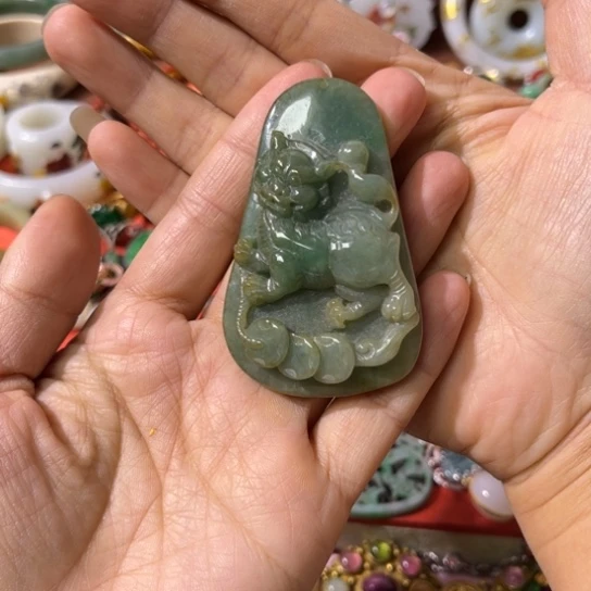 颈饰未镶嵌翡翠精美翡翠非常漂亮