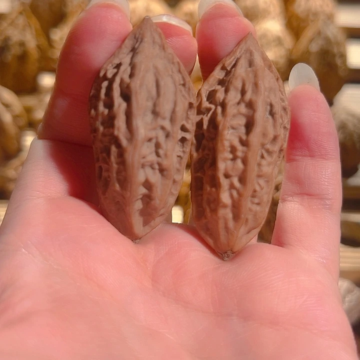 文玩核桃吊坠瓜条