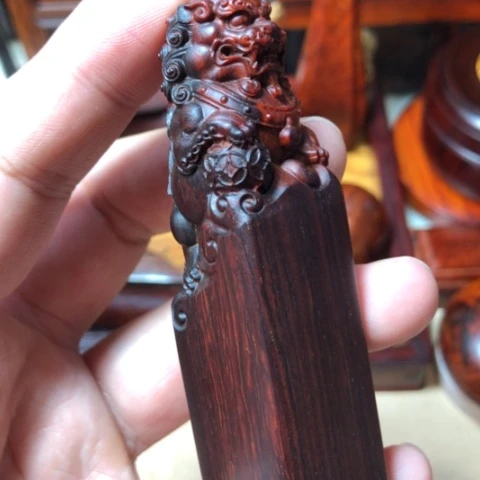 檀香紫檀（小叶紫檀）狮钮印章