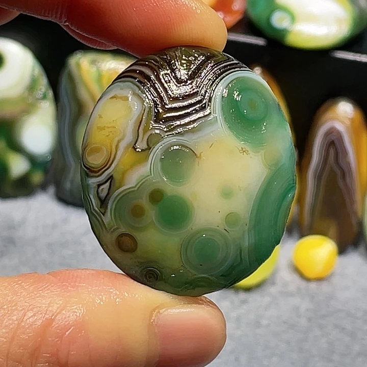 玛瑙/玉髓未镶嵌珠宝奇石