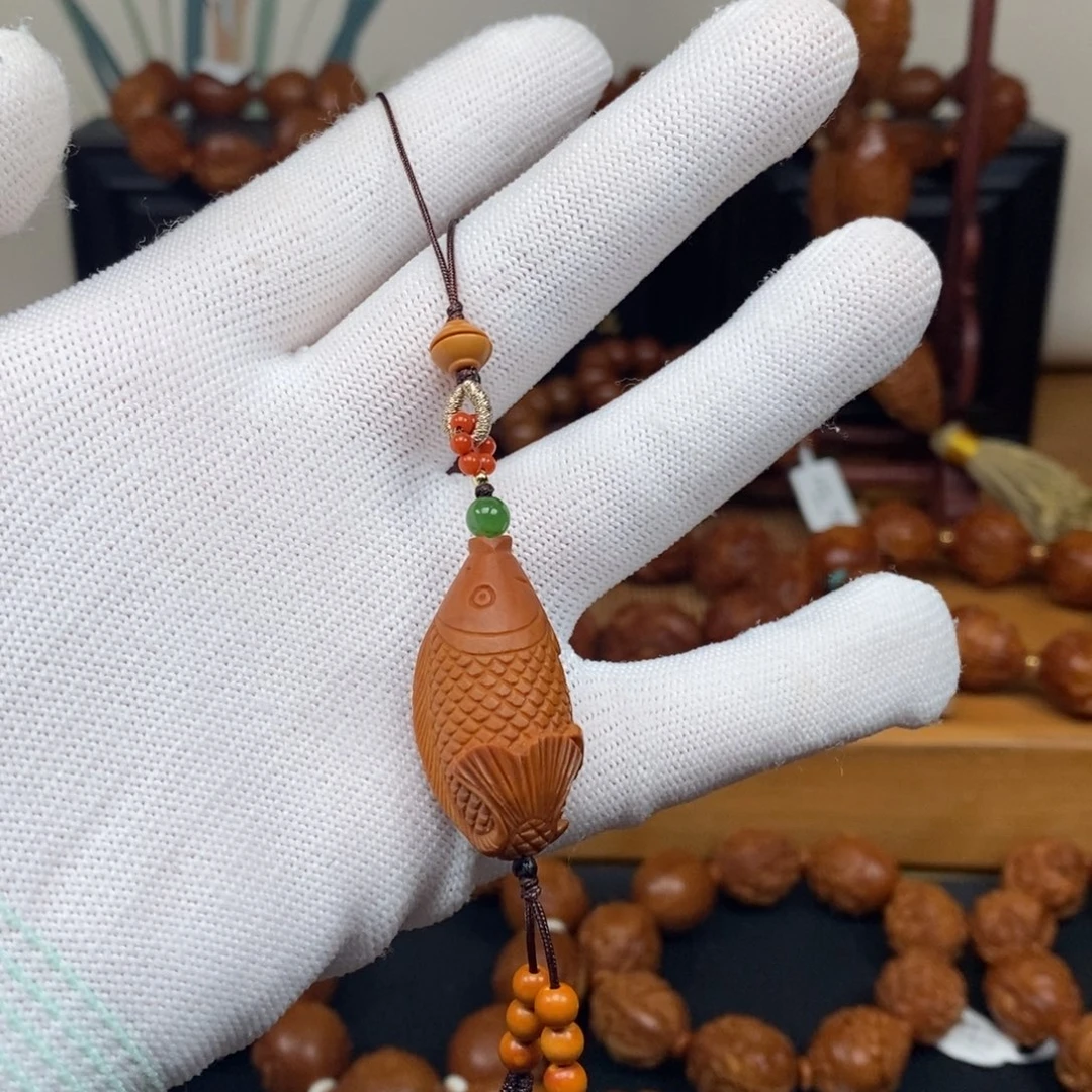 吊坠橄榄核工作室连年有余