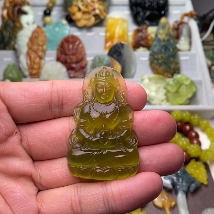 蛇纹石玉未镶嵌颈饰