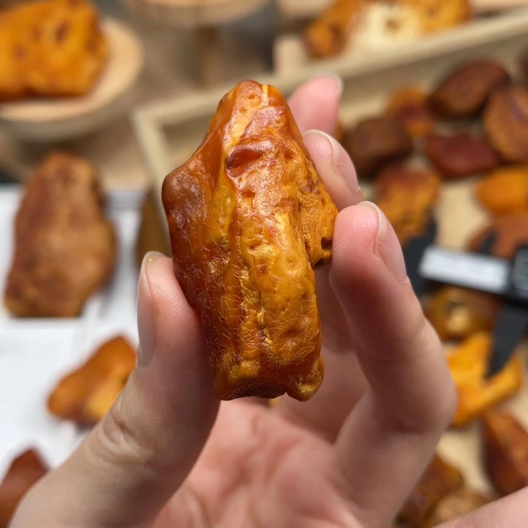 琥珀未镶嵌珠宝奇石