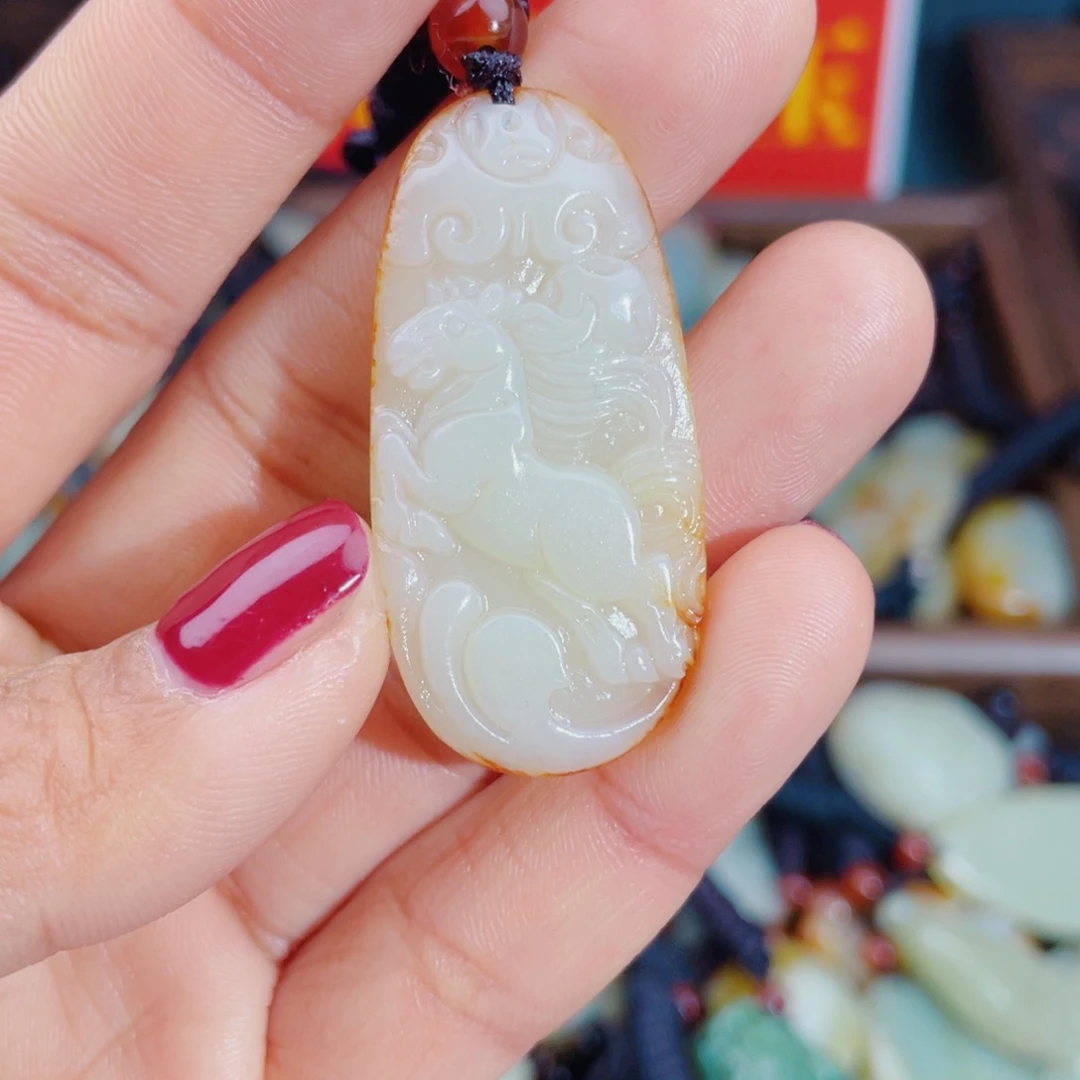 和田玉未镶嵌颈饰