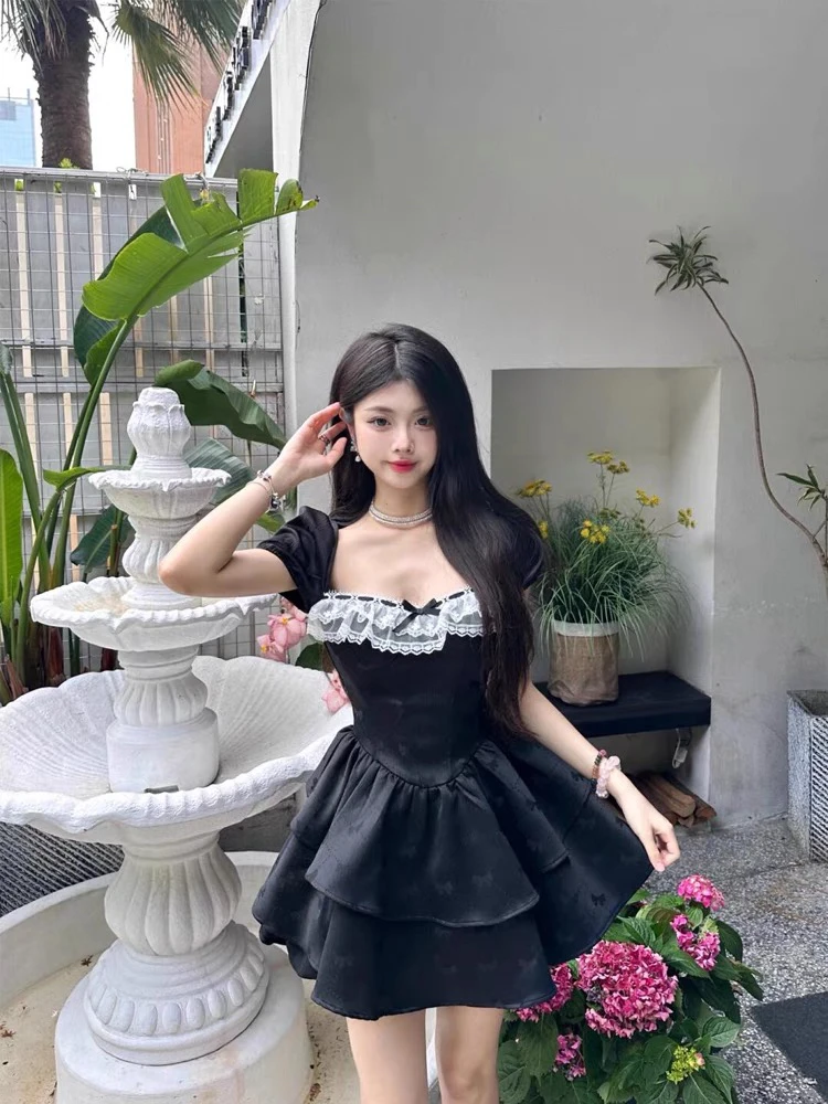 甜美气质黑色泡泡袖公主裙