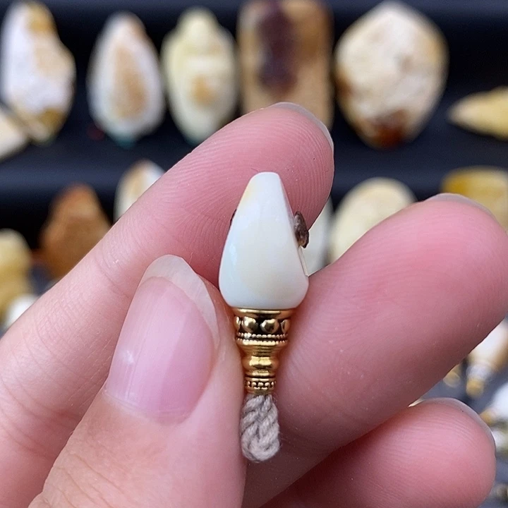 裸石琥珀未镶嵌8瓷白马蹄c96