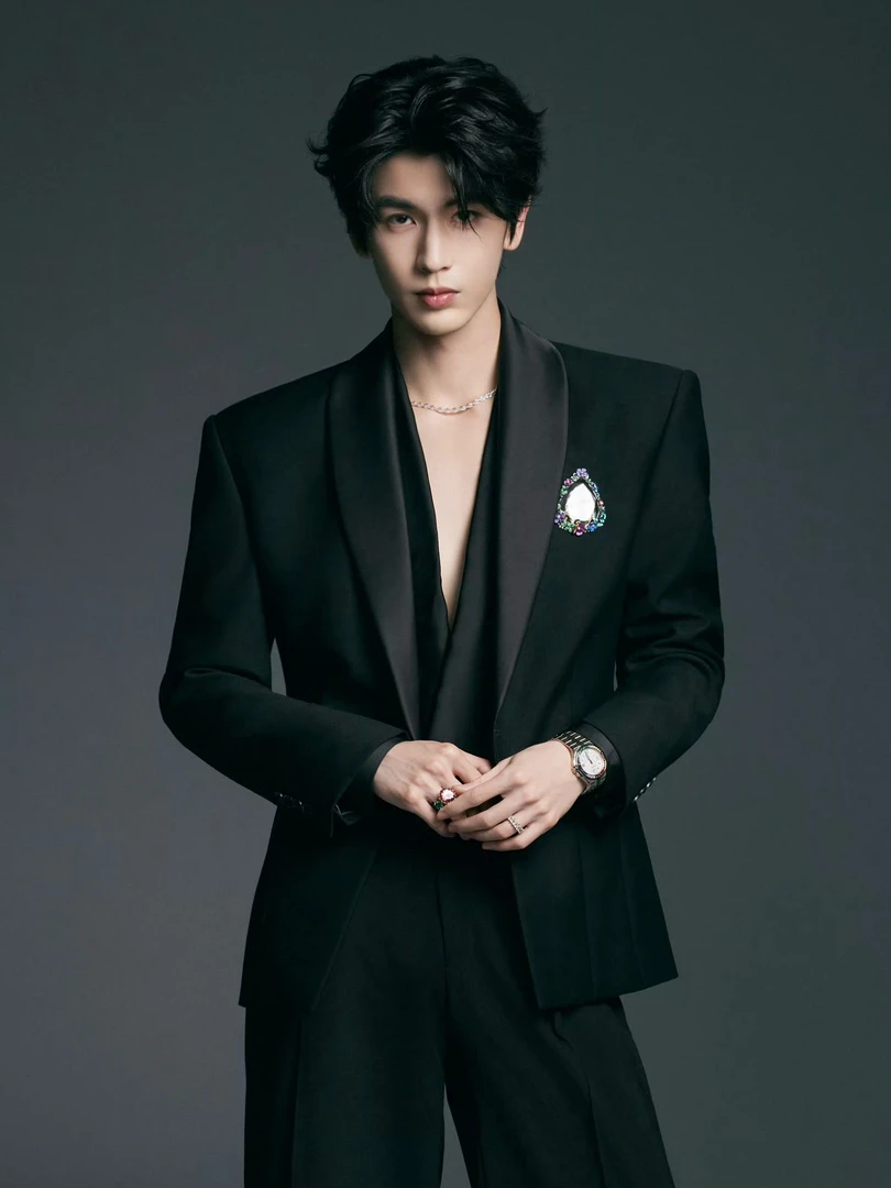 张凌赫明星同款修身青果领西装外套男简约商务休闲高级感西服套装