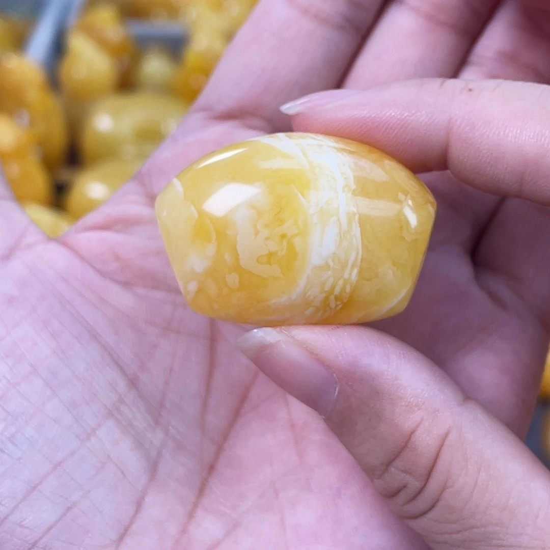 琥珀未镶嵌珠宝奇石h28