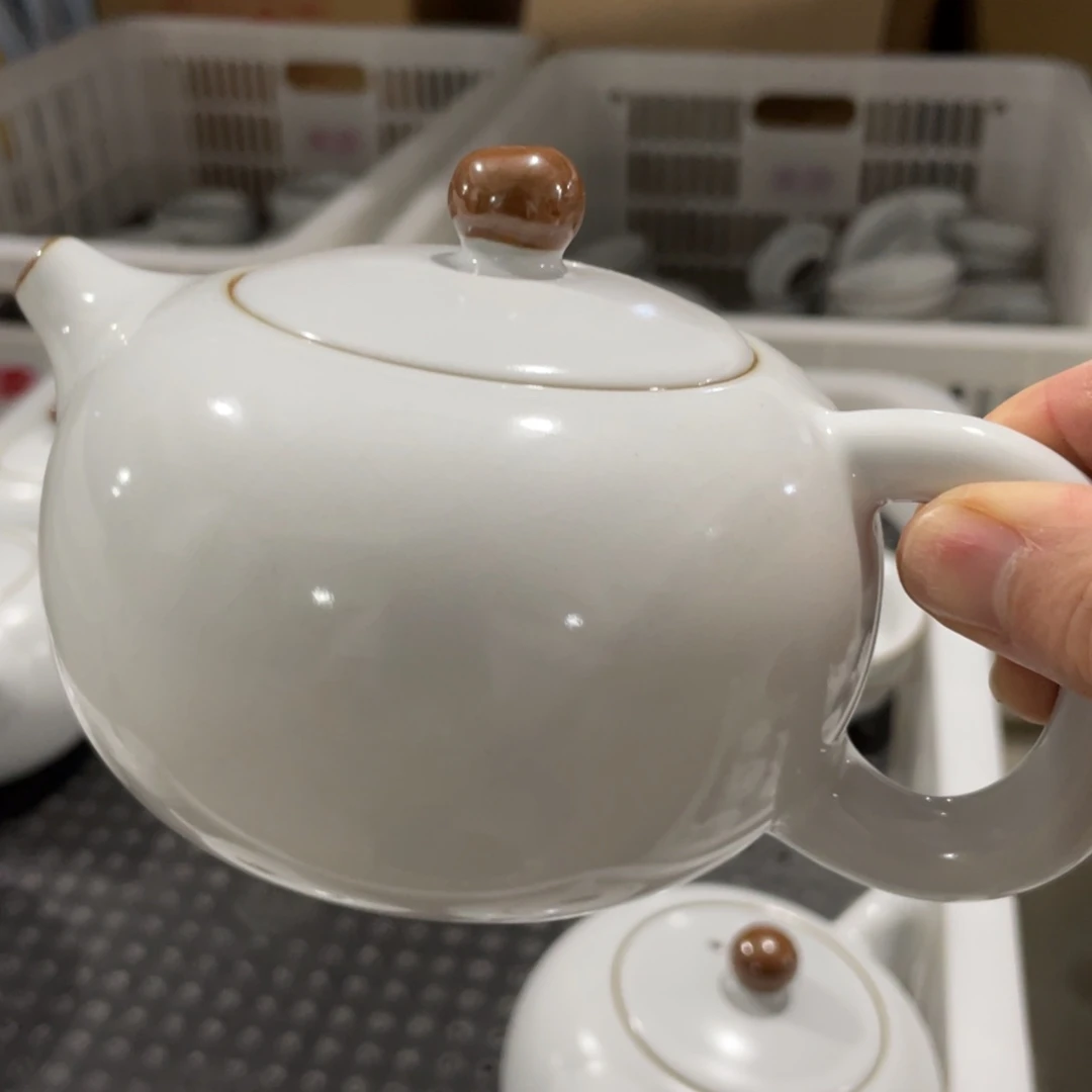 瓷片。。。。。。。。。。。。。。