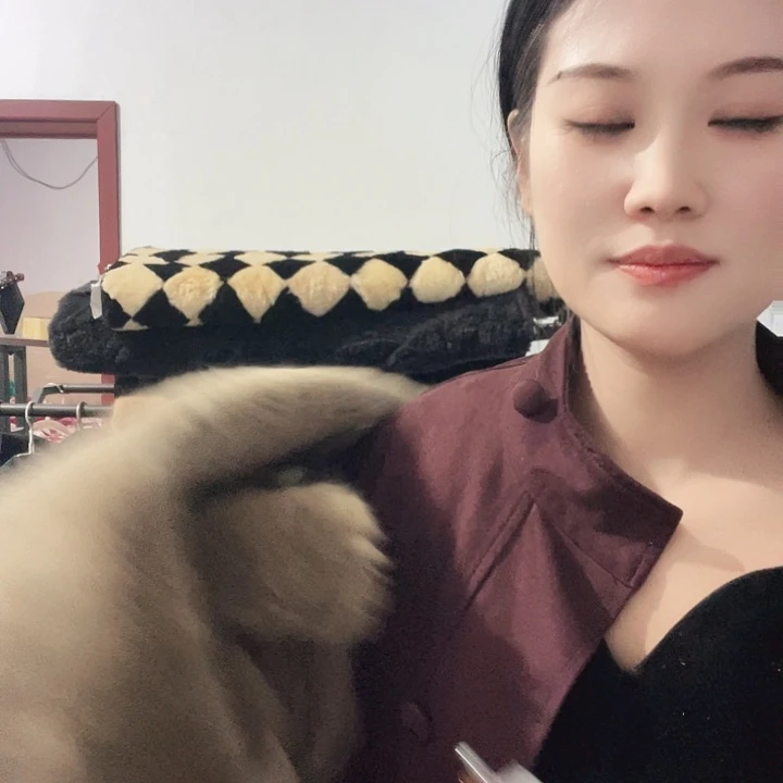 尹***羊皮（革）整皮加厚