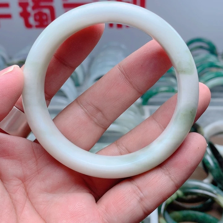 独山玉未镶嵌手镯61