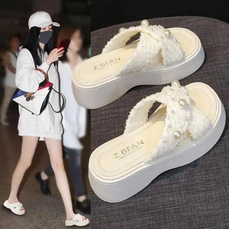 外穿小香风珍珠厚底拖鞋女夏2025新款高跟一字凉拖6cm增高小个子