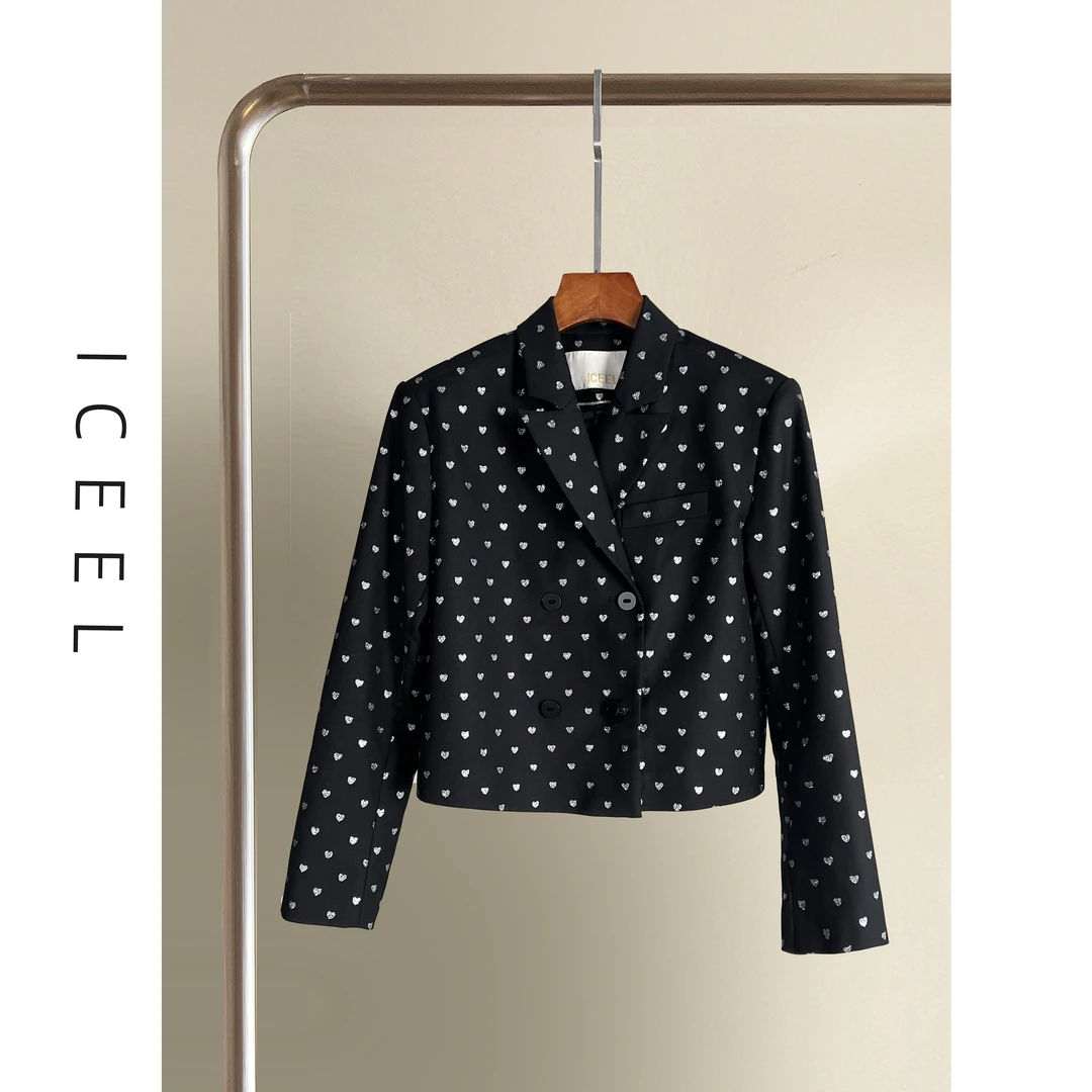 原创轻奢高级感黑色短款西装外套秋冬新款爱心烫银工艺上衣小西服