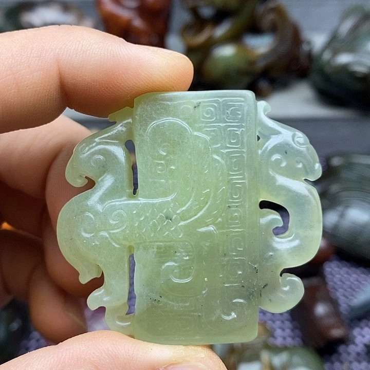 未镶嵌蛇纹石玉颈饰
