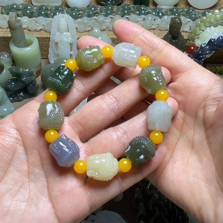 往***生和田玉未镶嵌颈饰