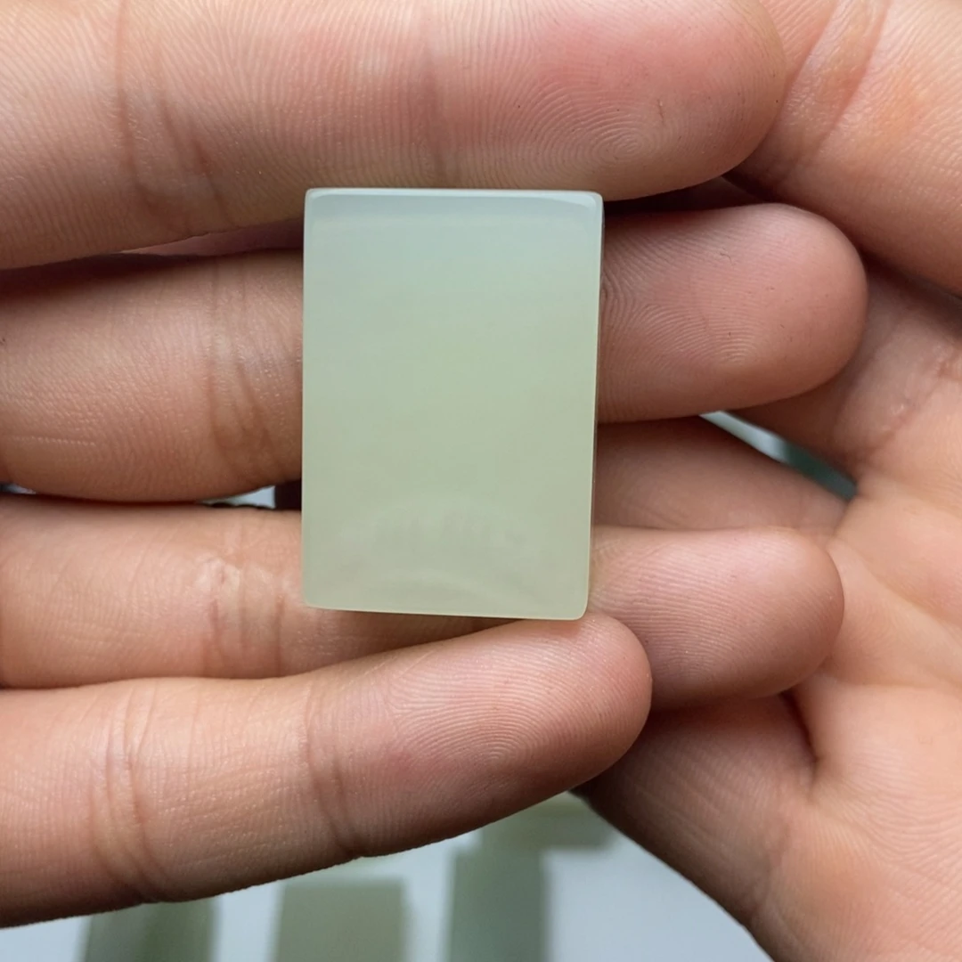 和田玉挂件未镶嵌多**买