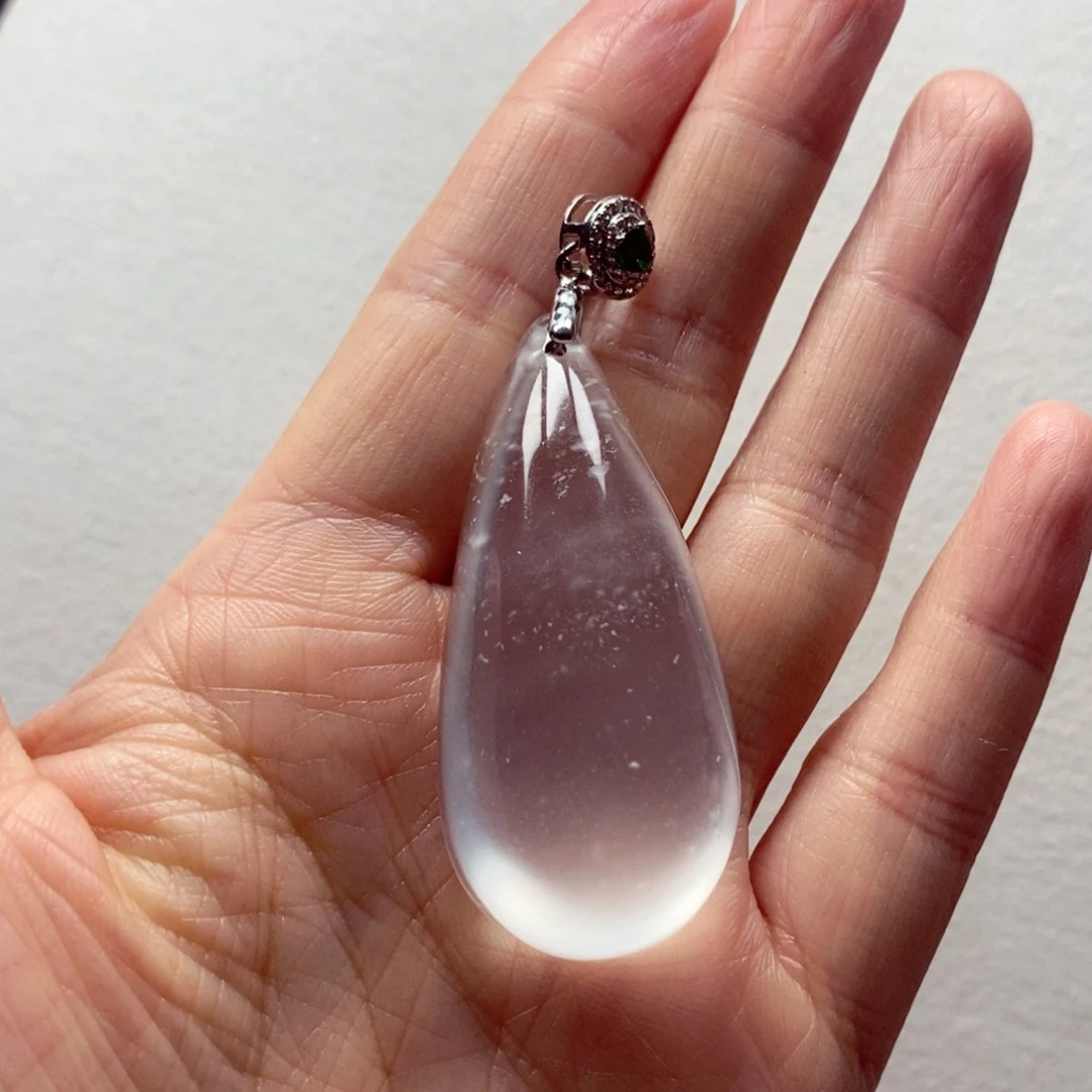 星****石英质玉未镶嵌颈饰