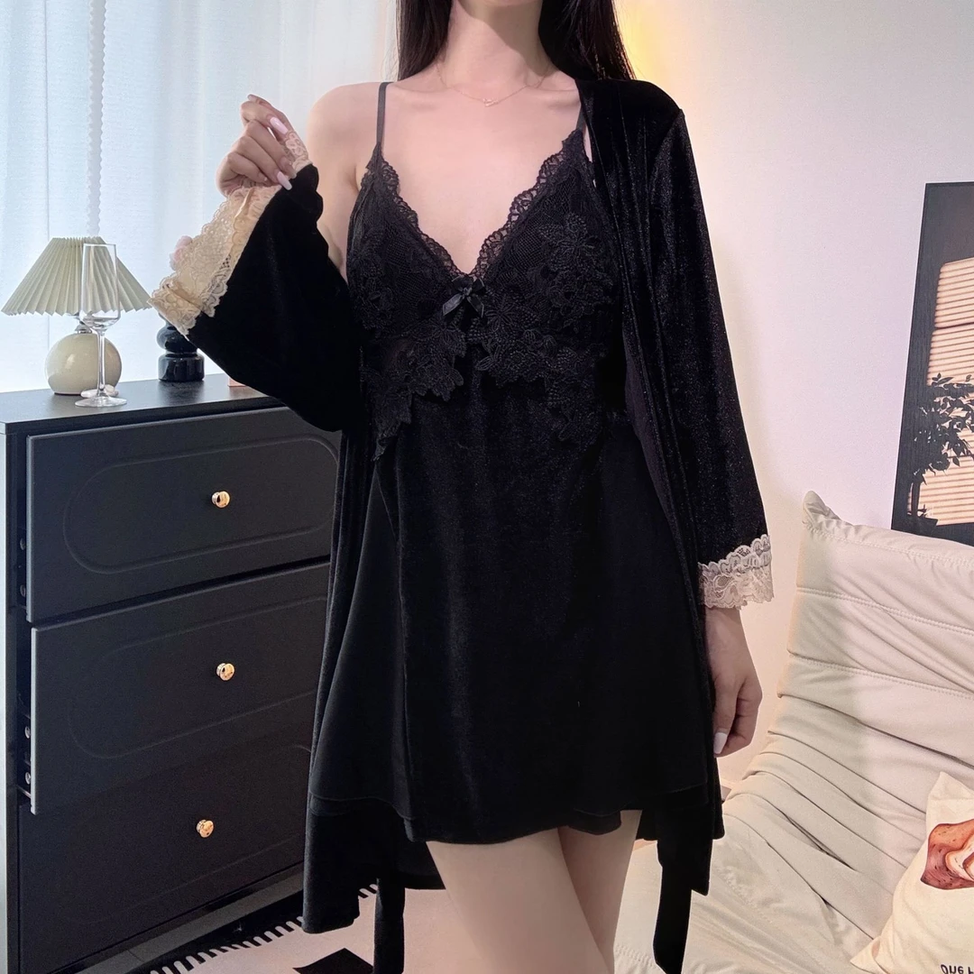 爆款金丝绒性感睡衣女2025新款秋冬季带胸垫吊带睡裙蕾丝套装纯欲