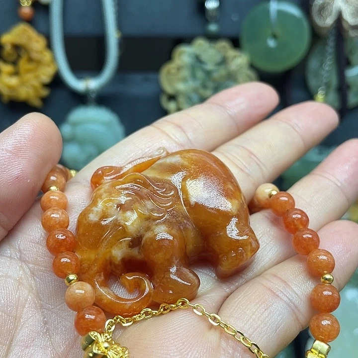 未镶嵌蛇纹石玉颈饰