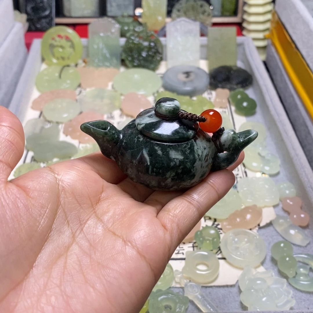 蛇纹石玉未镶嵌颈饰