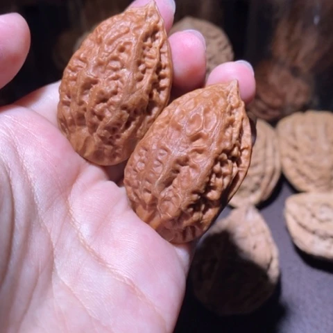 把件文玩核桃东北野生楸子小园 198