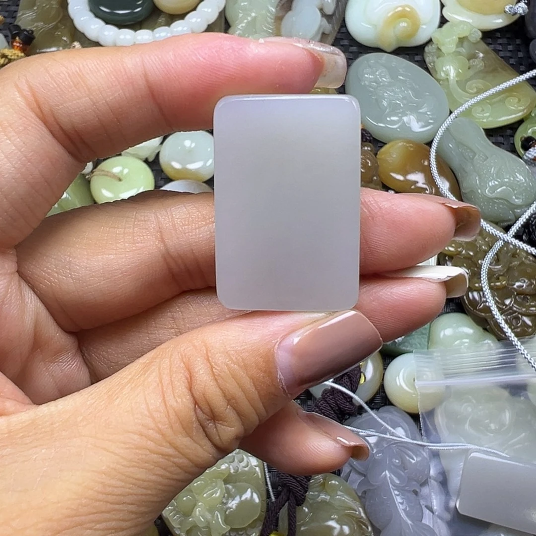 h***.和田玉未镶嵌颈饰