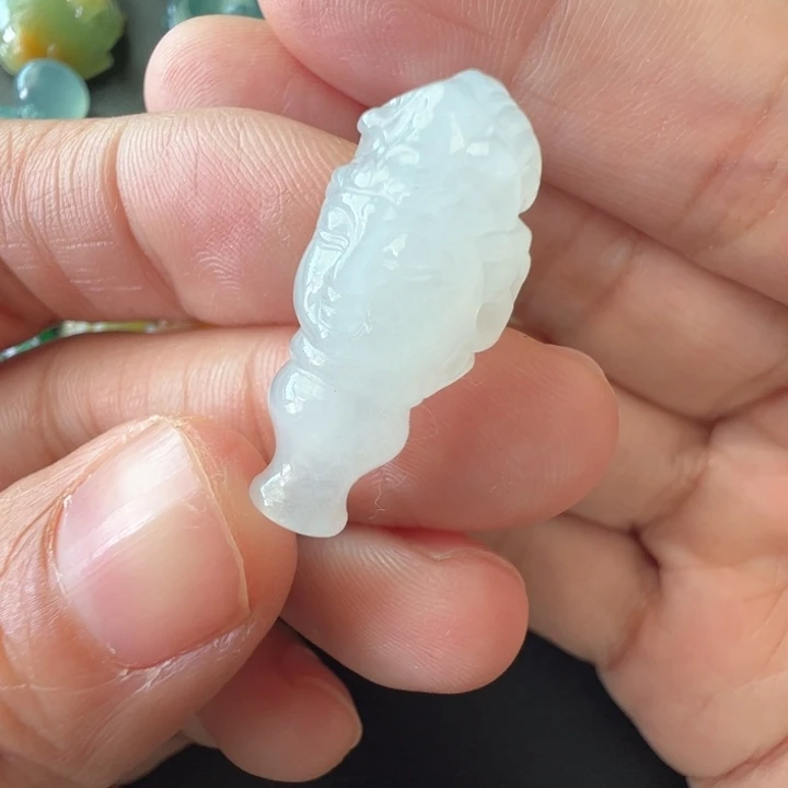 定制翡翠未镶嵌观音首三通