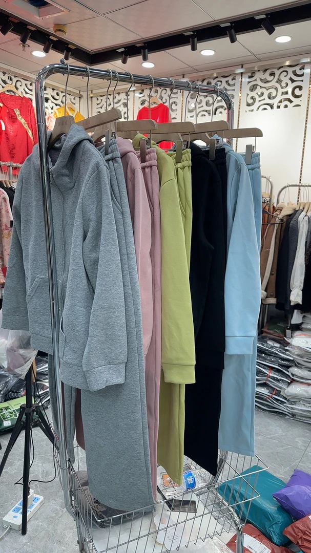 糖果色休闲大码套装