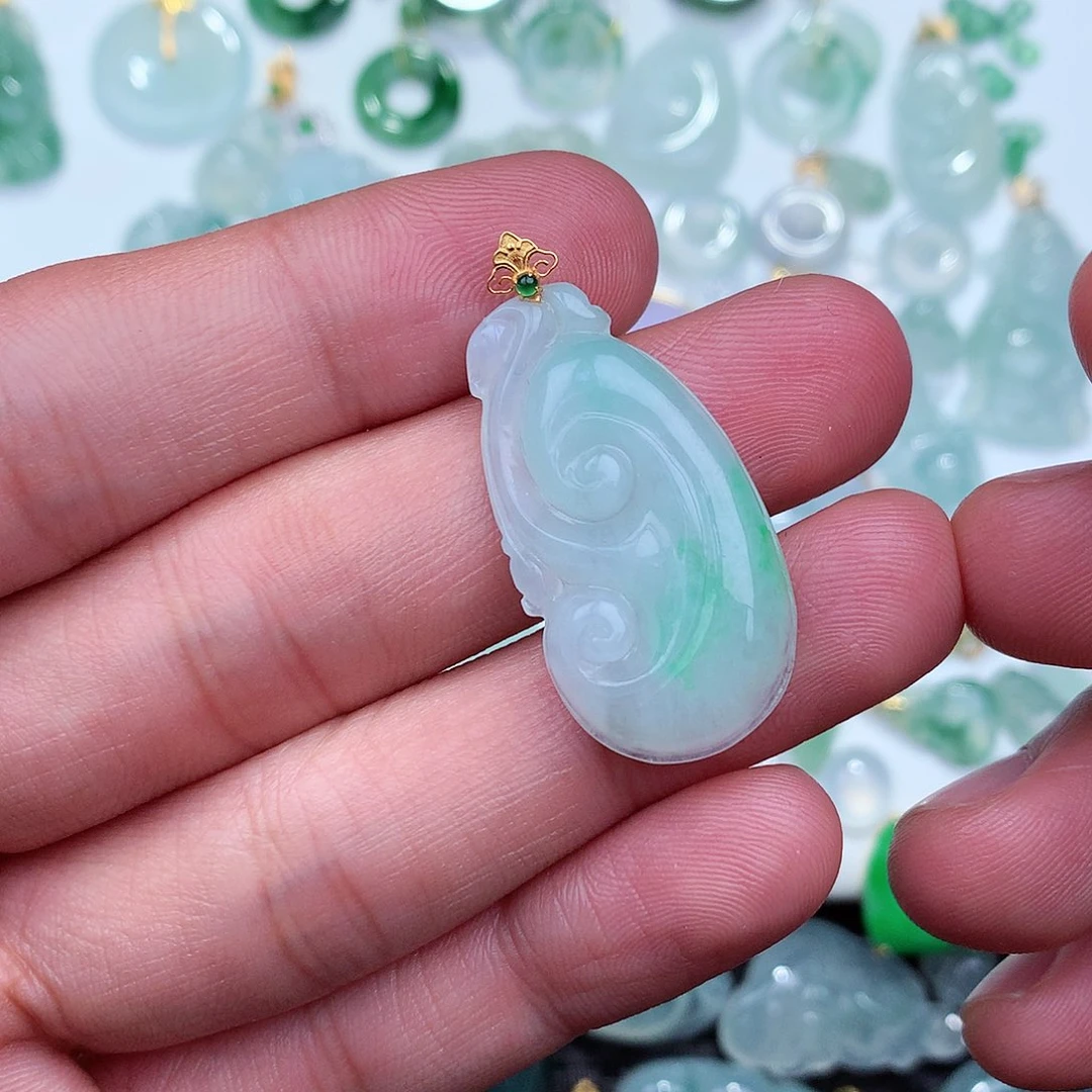 翡翠吊坠(不含链)18K金镶嵌