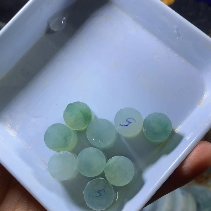 定制翡翠未镶嵌玩*材料