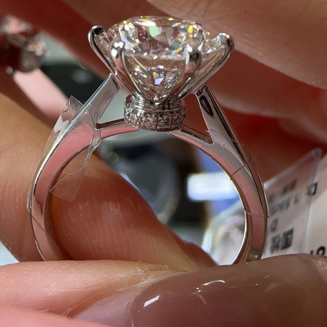 实验室培育钻石18K金镶嵌六爪围脖13号2卡