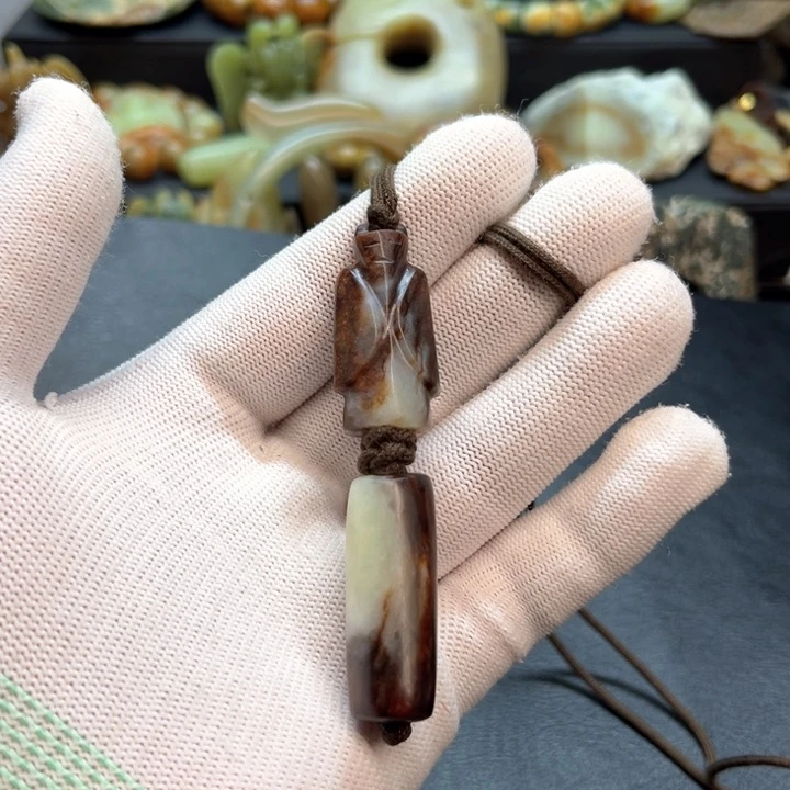 未镶嵌岫岩河磨玉（透闪石质玉）车挂?***?