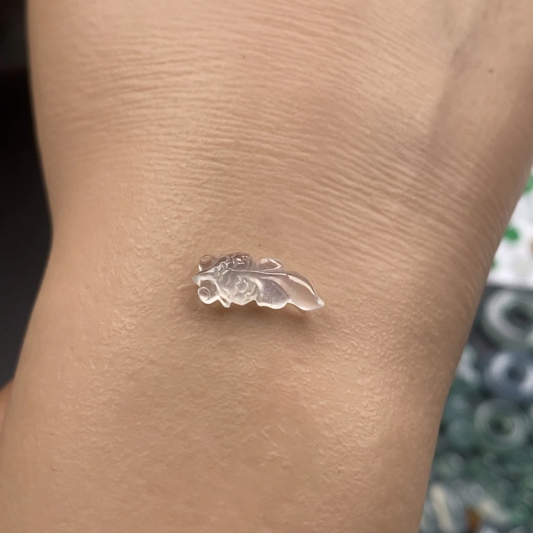 翡翠裸石高冰金鱼