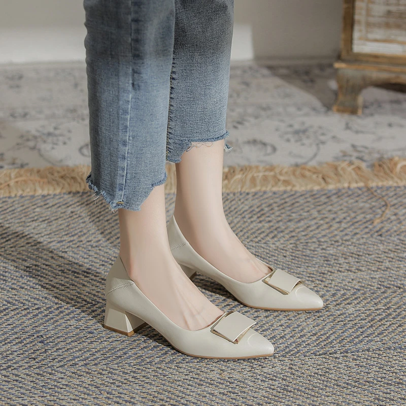 真皮奶奶鞋女尖头粗跟法式高跟鞋2025年春季新款中跟女鞋仙女单鞋