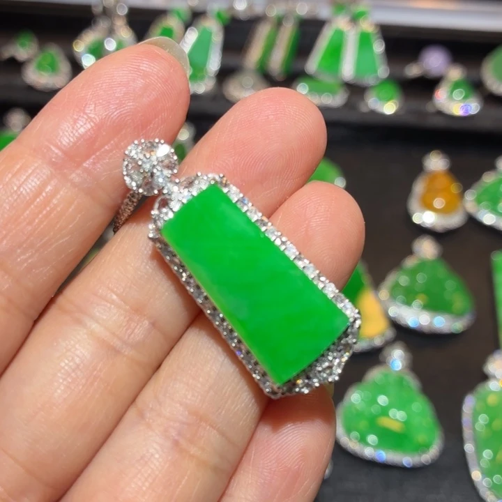 翡翠18K金镶嵌吊坠(不含链)翡翠
