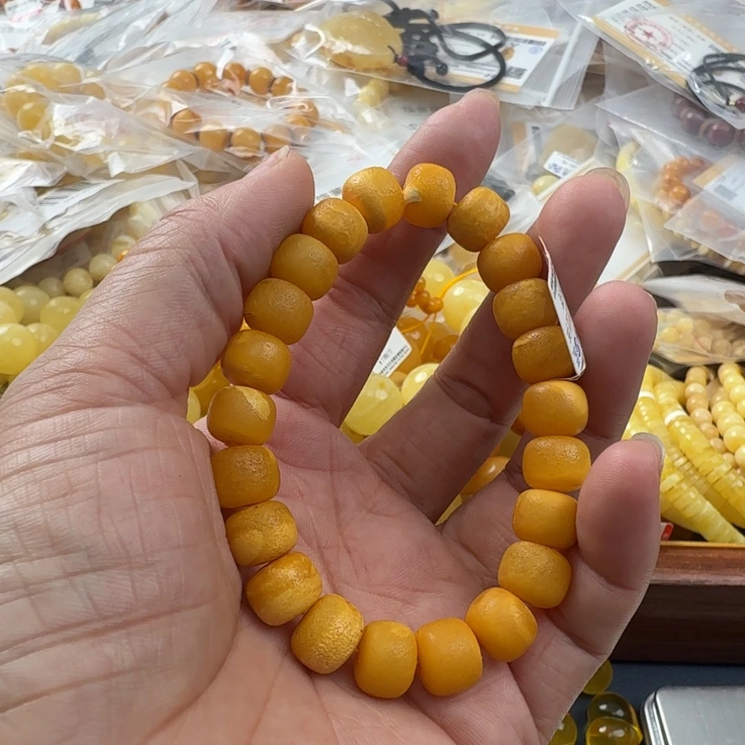 未镶嵌琥珀珠宝奇石