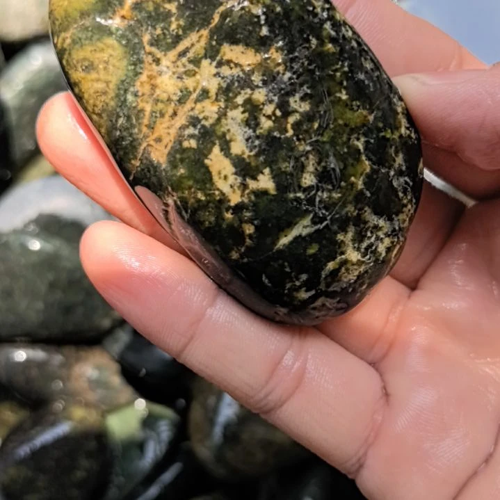 石材玲**搭藏玉药王石原石一个