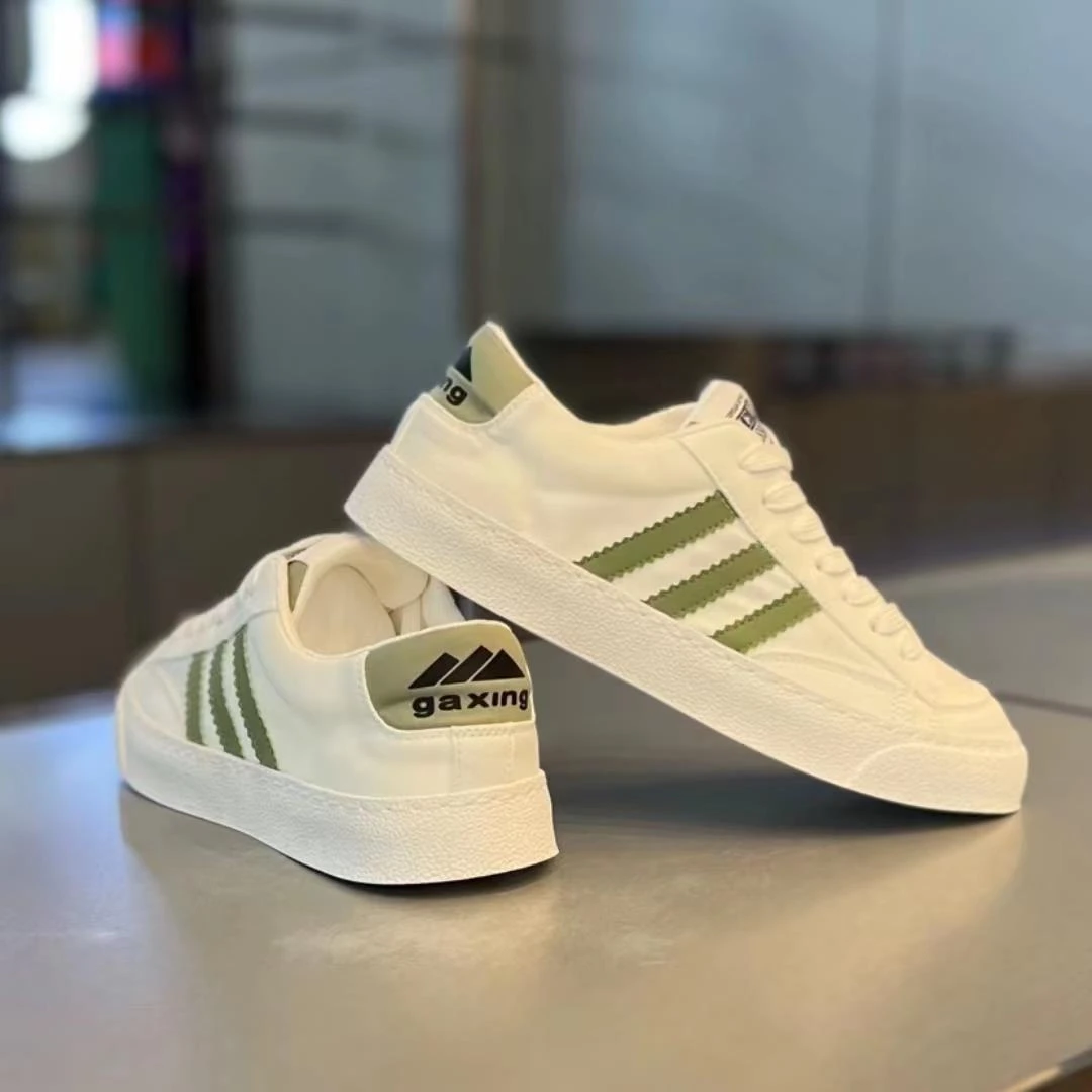 欧版男鞋夏季新款潮流潮牌三道杠简约时尚百搭休闲学院风帅气板鞋