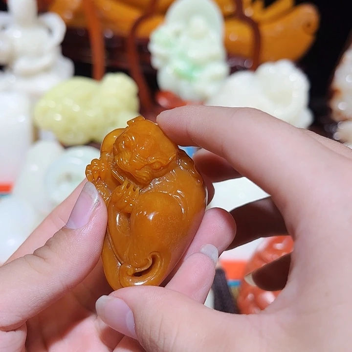 和田玉未镶嵌把件