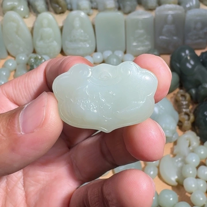 和田玉未镶嵌挂件