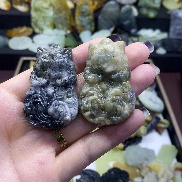 未镶嵌蛇纹石玉颈饰