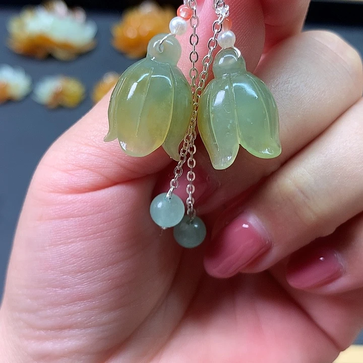 未镶嵌蛇纹石玉耳饰