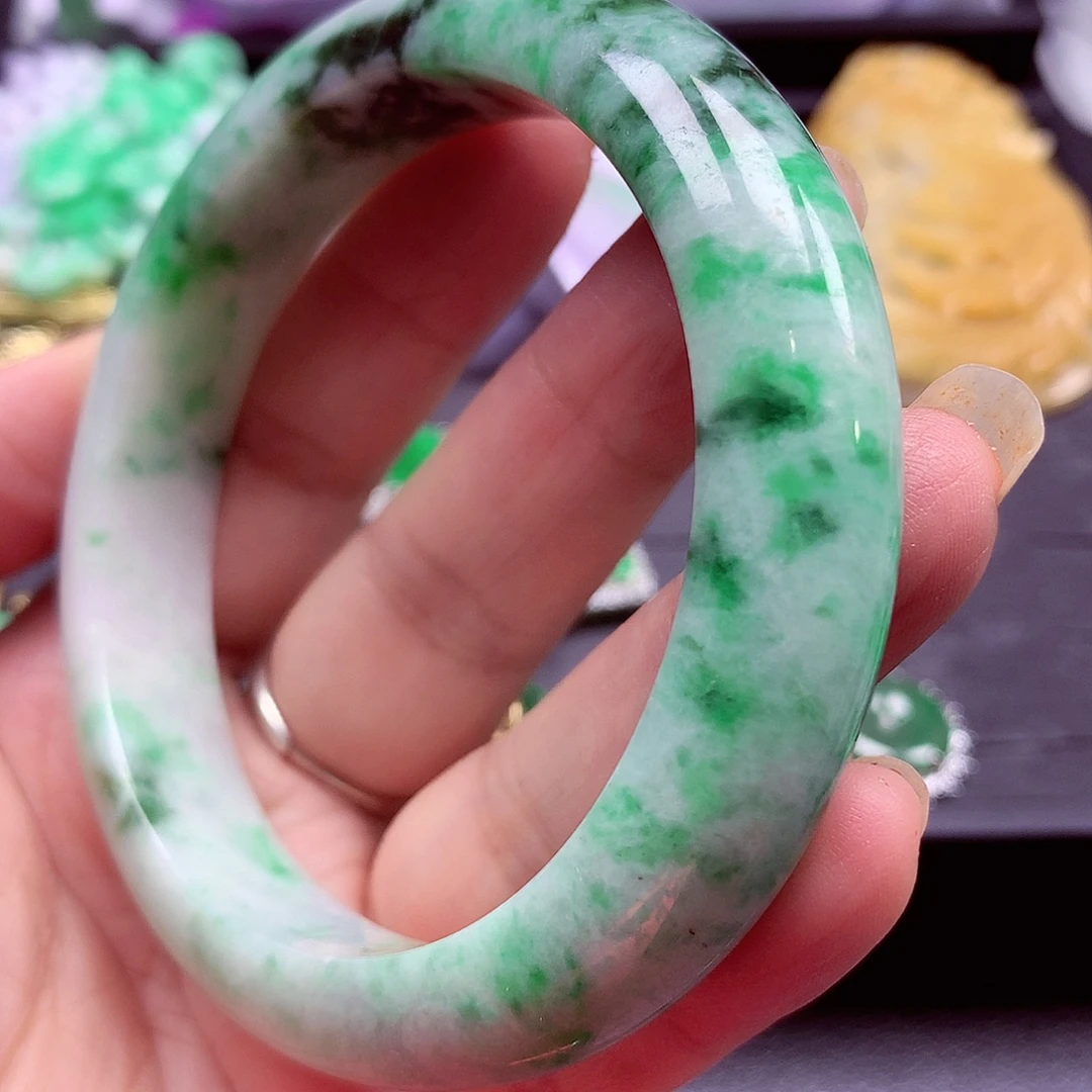 翡翠未镶嵌手镯翡翠