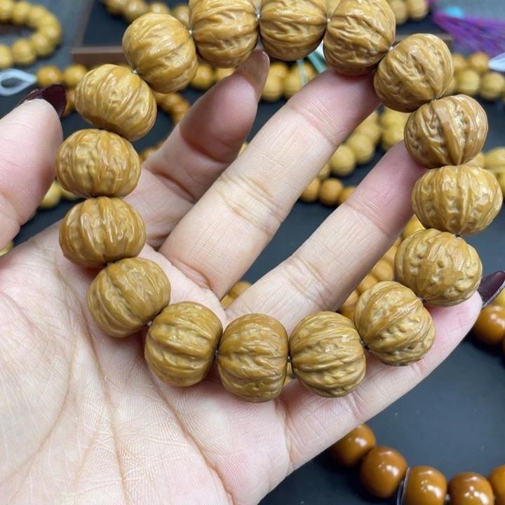 8***伙猴头核桃吊坠精品