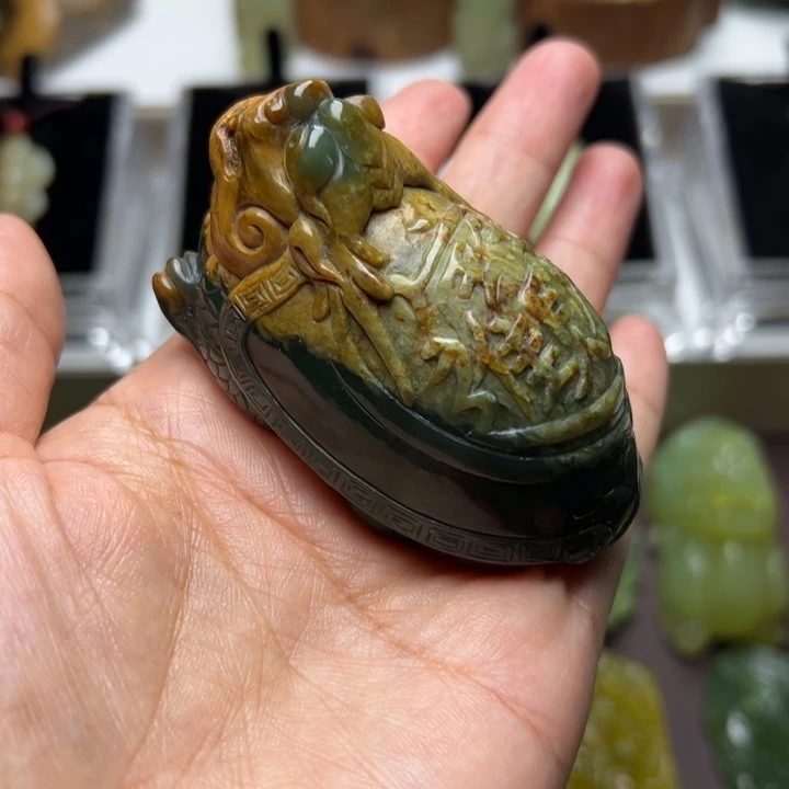 岫岩河磨玉（透闪石质玉）未镶嵌把件