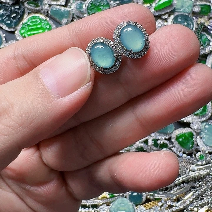 翡翠颈饰未镶嵌天然A货翡翠放漏